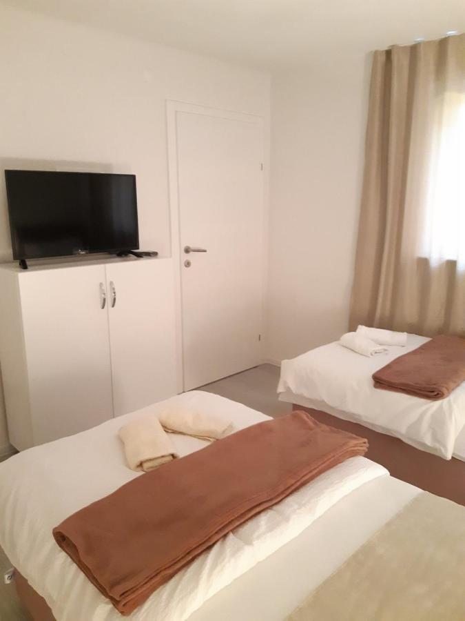 Ferienwohnung Apartman-Stan Na Dan -Stolac Exterior foto